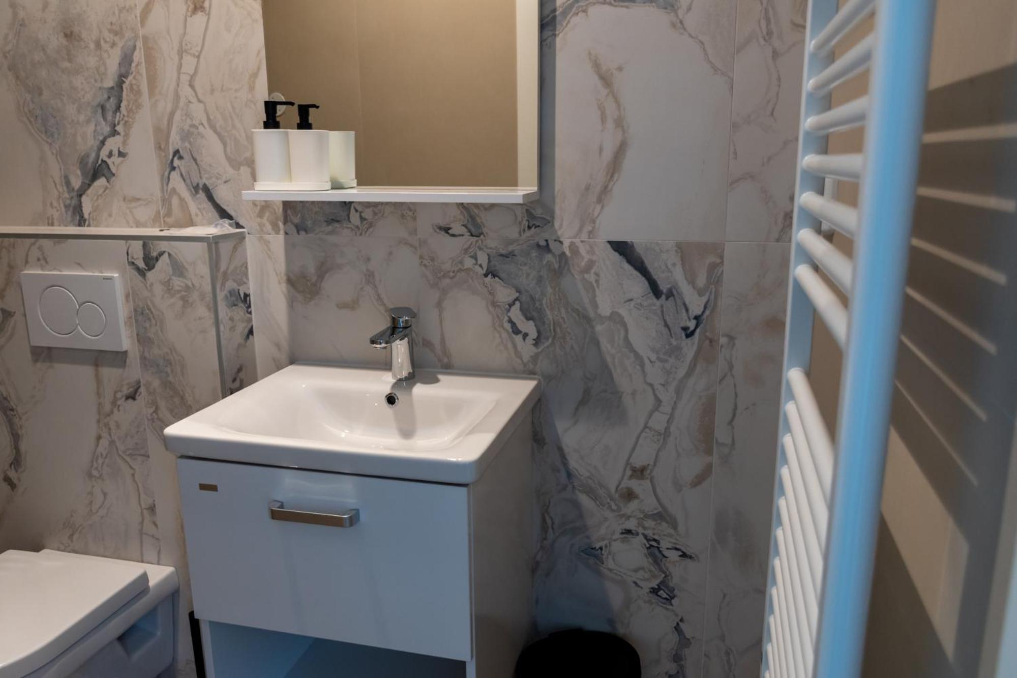 Baden Resort Basanija, Umag-With Sea View, Parking And 300M From The Beach 外观 照片