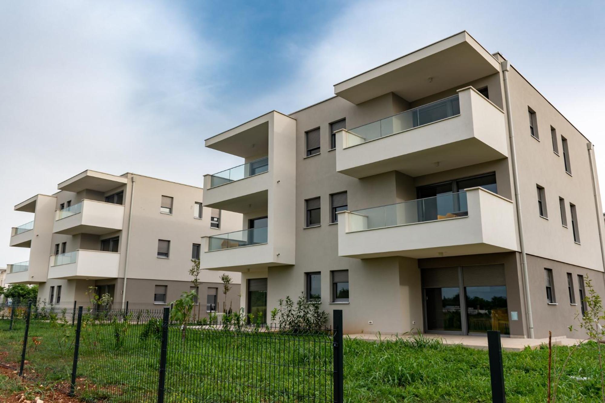 Baden Resort Basanija, Umag-With Sea View, Parking And 300M From The Beach 外观 照片