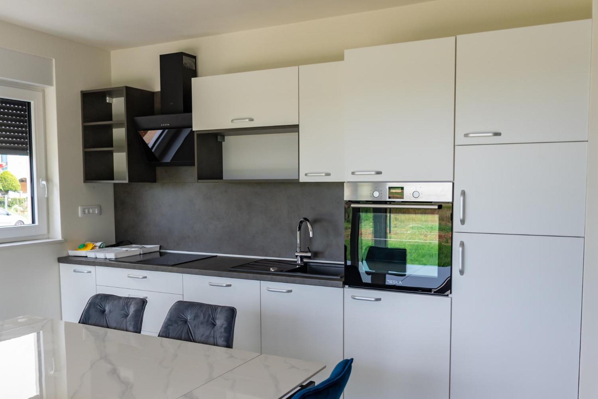 Baden Resort Basanija, Umag-With Sea View, Parking And 300M From The Beach 外观 照片
