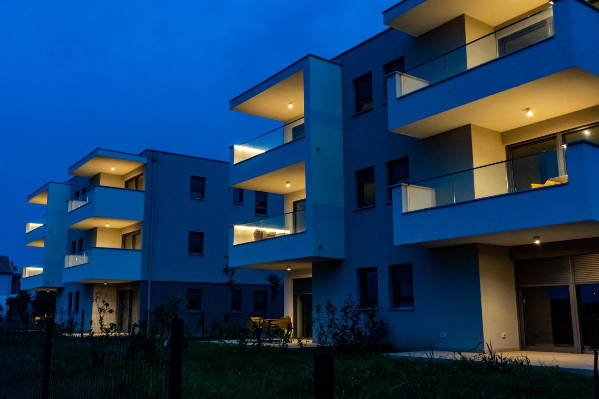 Baden Resort Basanija, Umag-With Sea View, Parking And 300M From The Beach 外观 照片