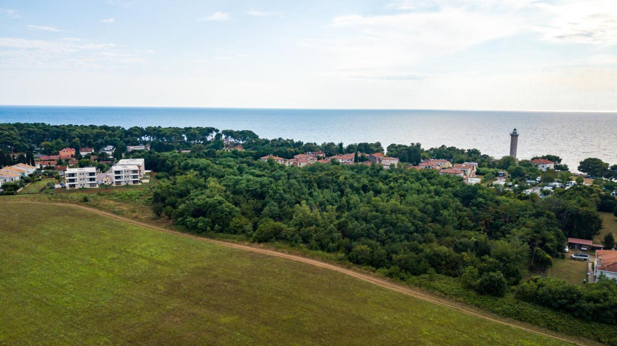 Baden Resort Basanija, Umag-With Sea View, Parking And 300M From The Beach 外观 照片