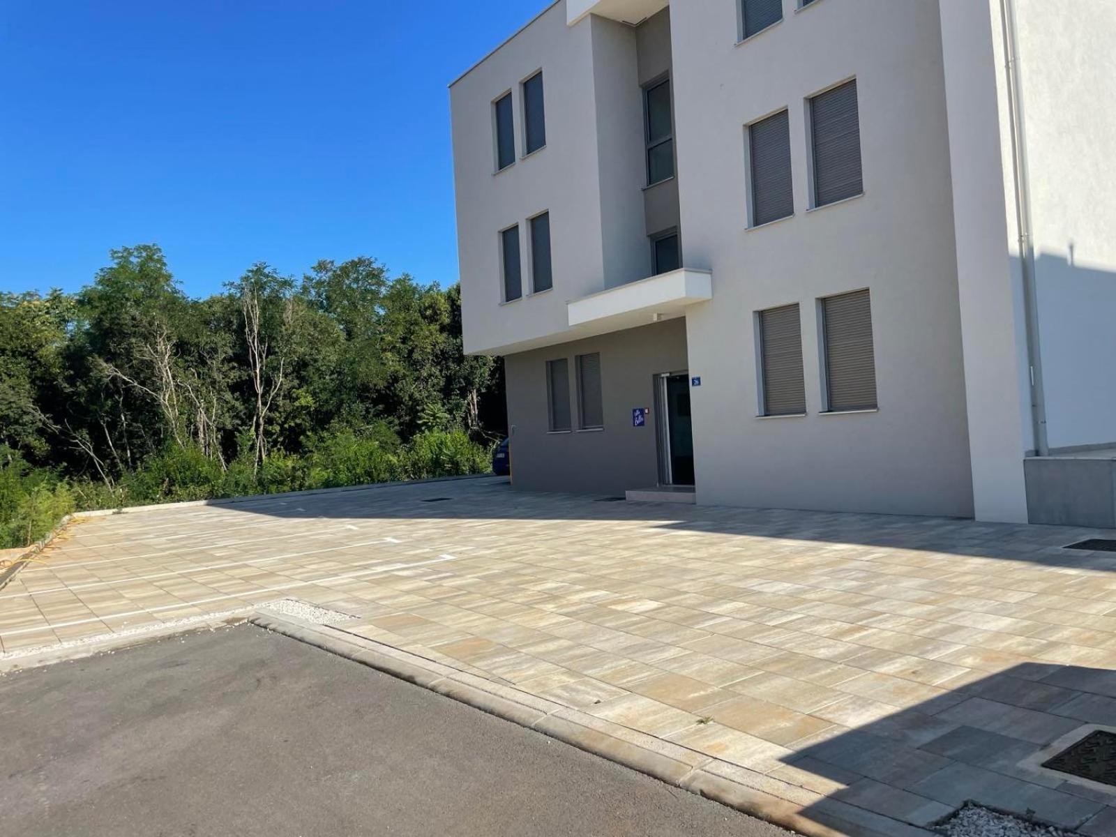 Baden Resort Basanija, Umag-With Sea View, Parking And 300M From The Beach 外观 照片