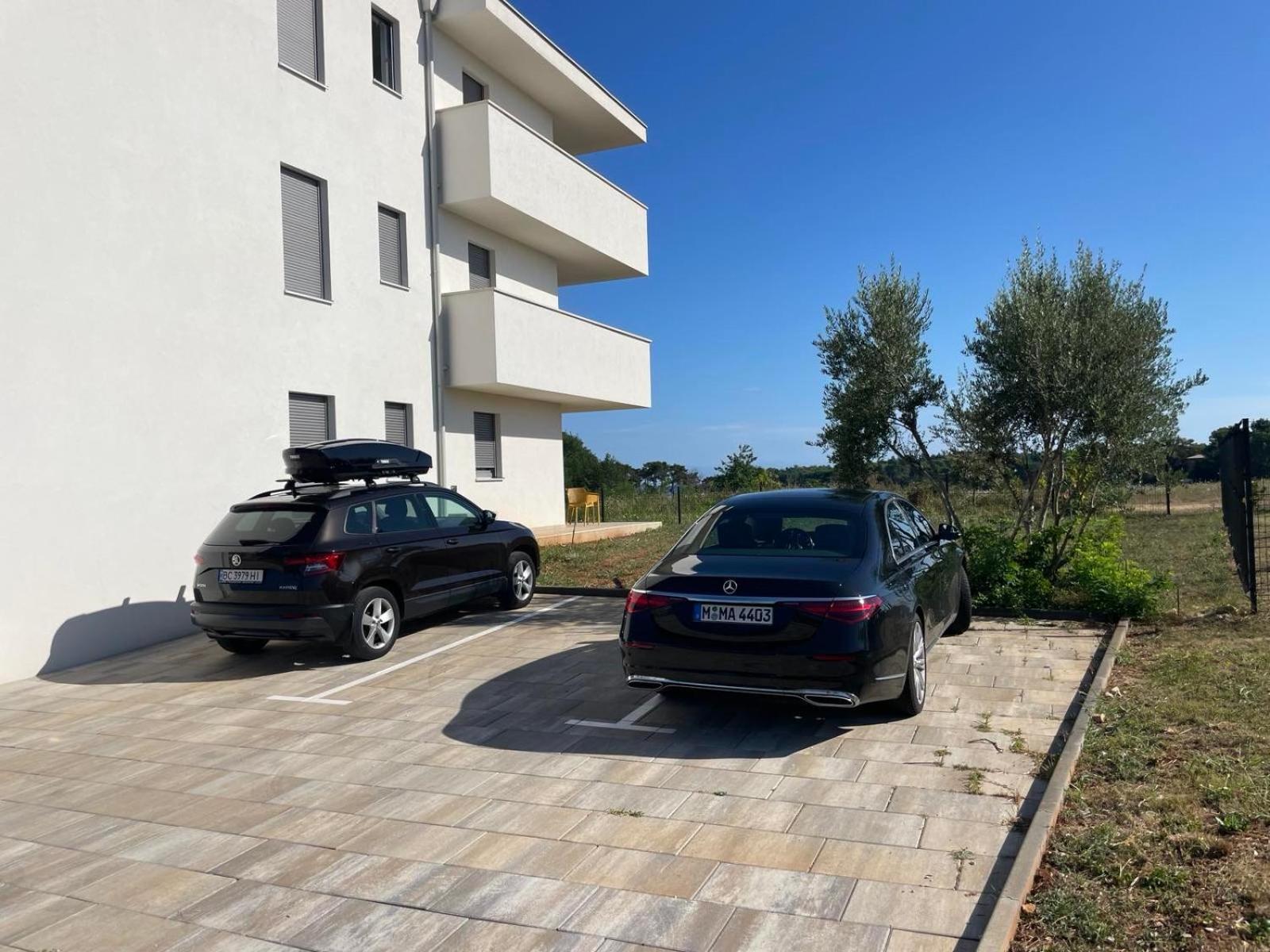 Baden Resort Basanija, Umag-With Sea View, Parking And 300M From The Beach 外观 照片