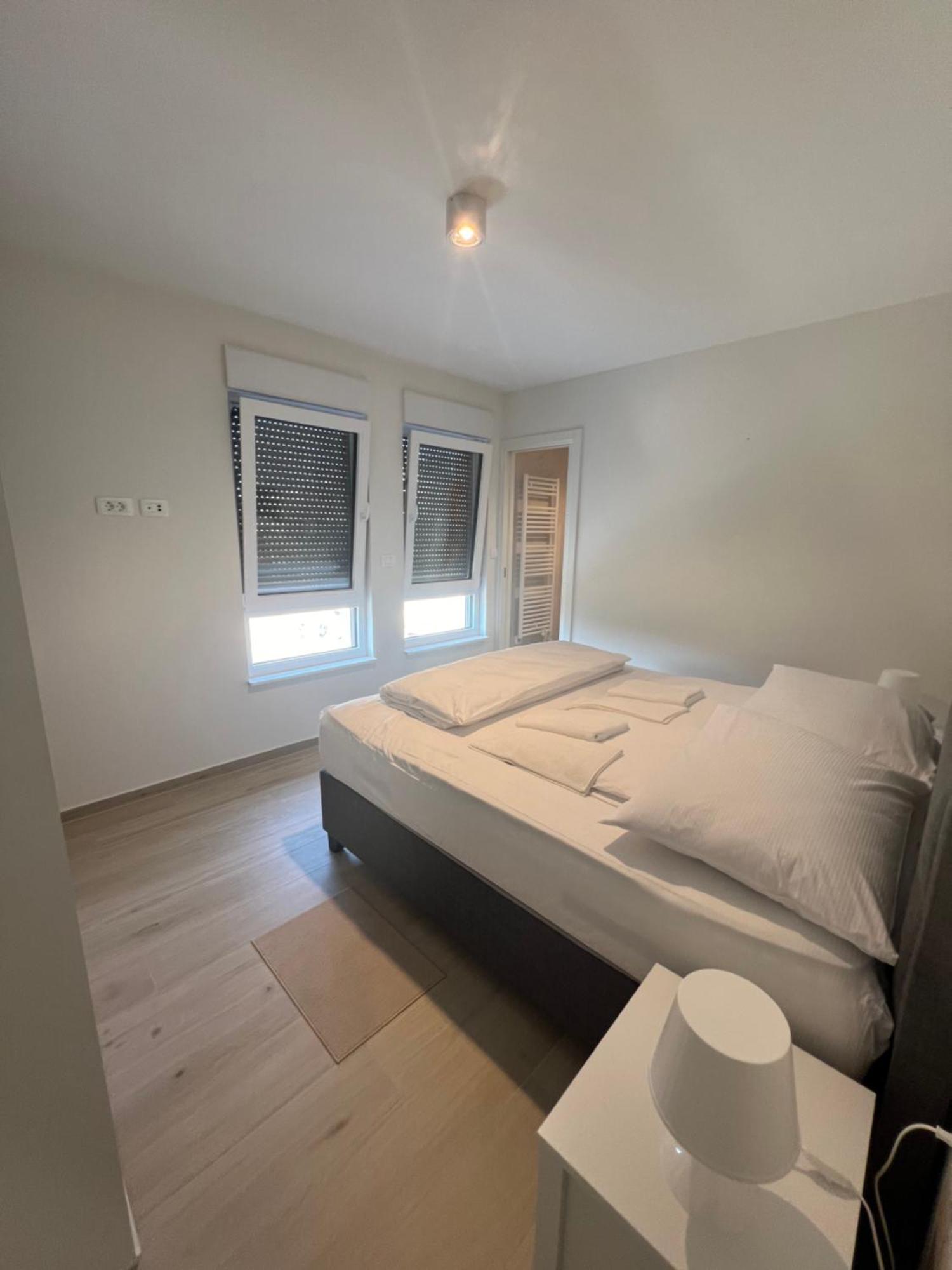 Baden Resort Basanija, Umag-With Sea View, Parking And 300M From The Beach 外观 照片