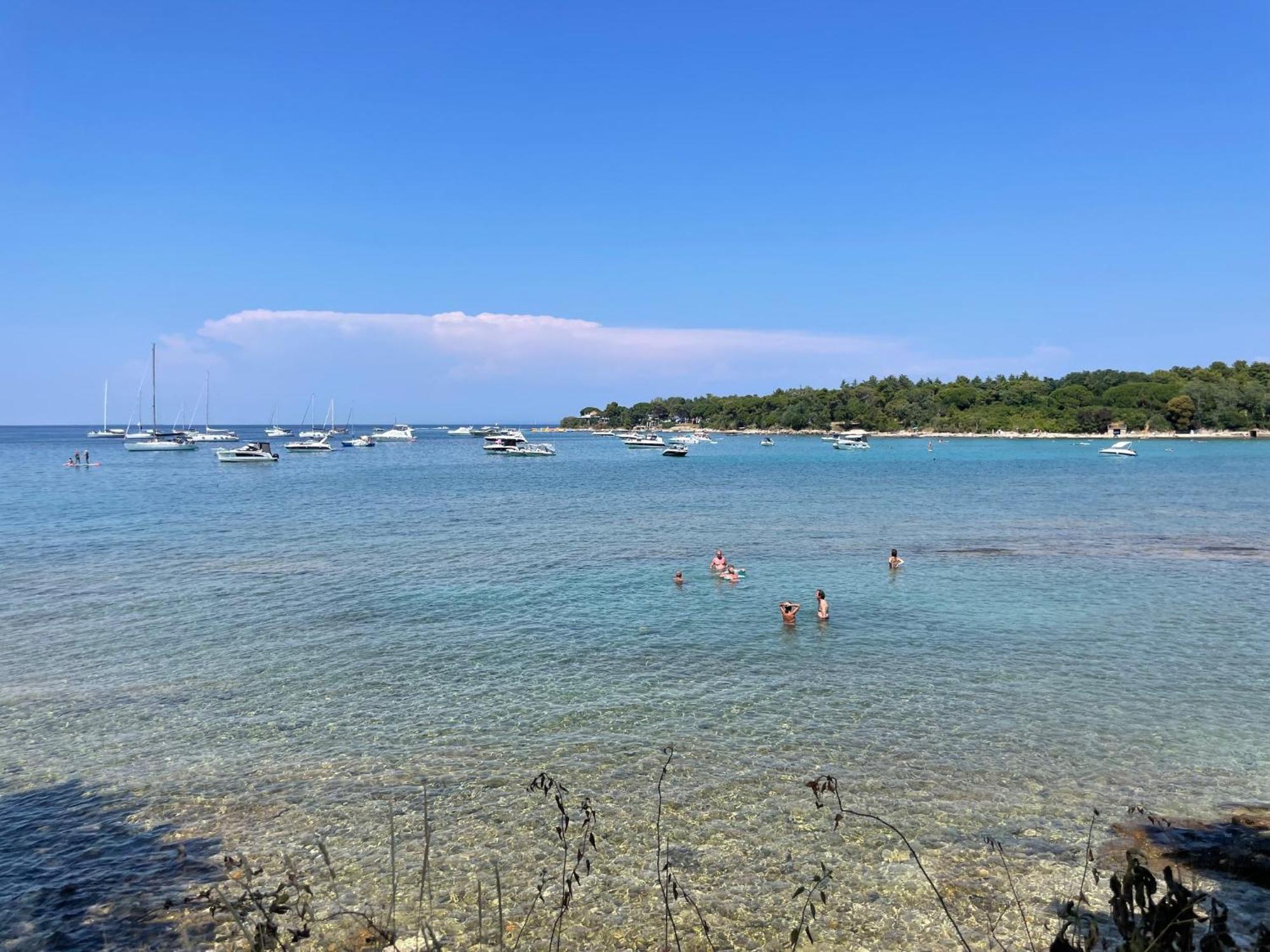 Baden Resort Basanija, Umag-With Sea View, Parking And 300M From The Beach 外观 照片